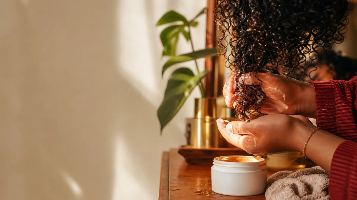 Curl concentré : le guide pour des boucles bien définies